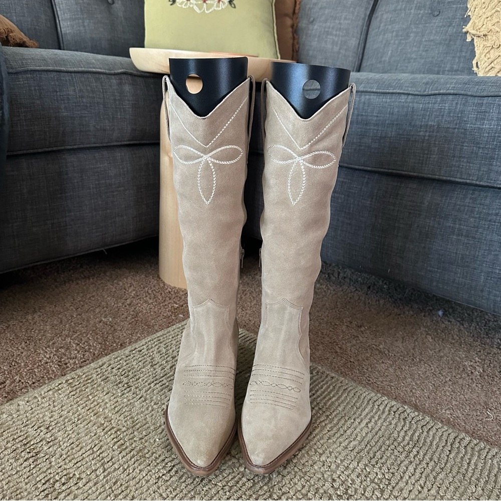 Matisse: Step Up Natural Brown Western Boots (Suede Taupe)